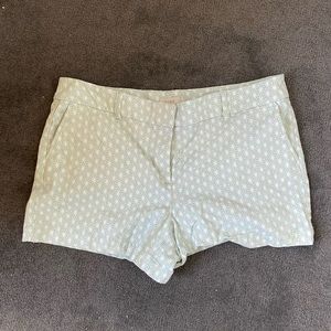 Mint and white LOFT 4 inch inseam shorts